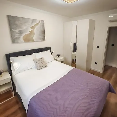 D&m Delux 2 Kaštela