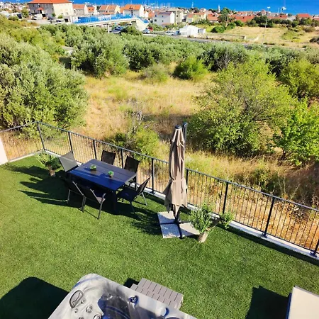 D&m Delux 2 Apartament Kaštela